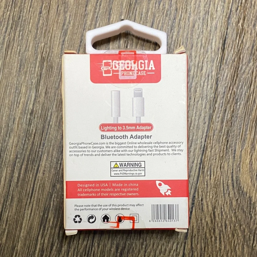 Georgia D232 White Lightning to 3.5mm Bluetooth Adapter for iPhone & iPad